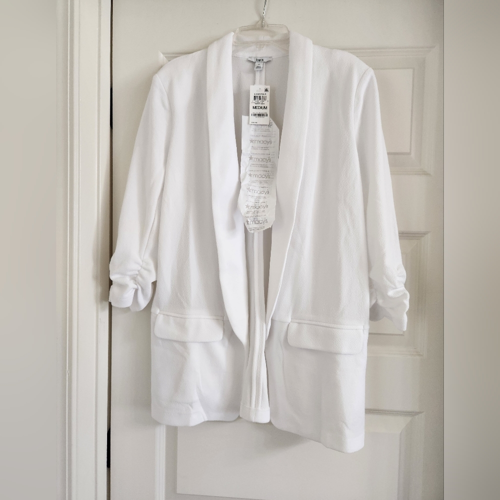 New W/Tags white BARIII Essentials Lightweight Blazer. Size M